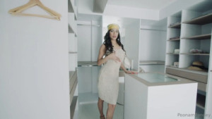 PoonamPandeyTV Shows Off Her Naked Body