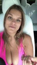Avery Leigh Makes Herself Cum With A Massive Dildo In Her Car