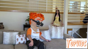 Scarlett Rosewood - Scarlett Rosewood Gives Porn Dude Some In - Home Care