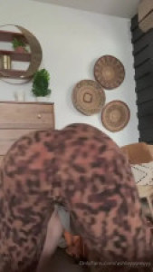 Ashleyyyreyyy Shakes Her Jiggly Ass On Camera