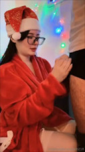 Cocopie0218's Christmas Special Blowjob Sesh