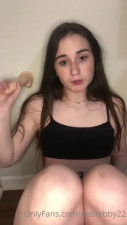Petitebby22 Fucks Her Cunt On The Floor
