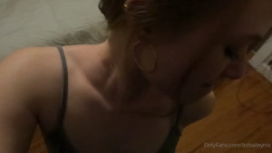 ItsBaileyNix Gets On Her Knees For A Blowjob