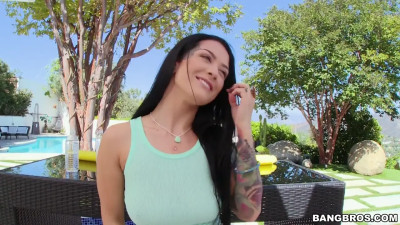 Katrina Jade Gets Her Pussy Filled With Cum