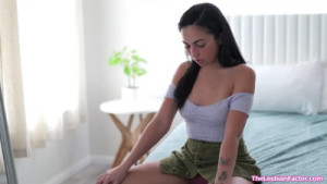 Claire Black & TheMiraLuv's Lesbian Sex Tape