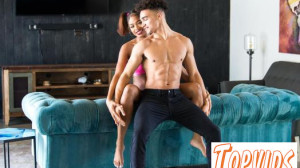 Brianna Moore - Couple Bros Fuckin Hot Chicks! Justin Tyme Nearly KO'd by Brianna Moores Perfect Pussy!