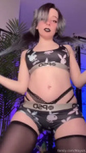 Mayvisalyce Flaunts Her Jiggly Butt Cheeks