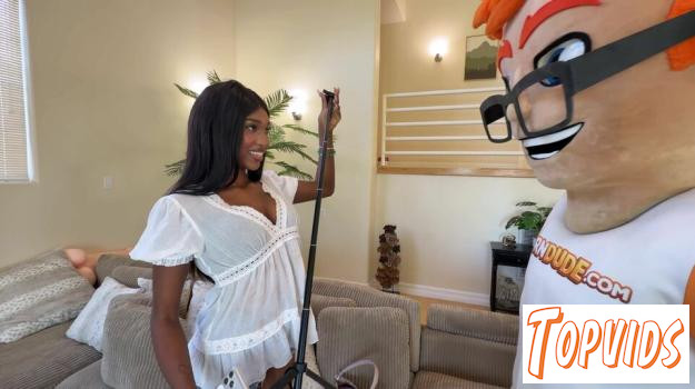 Poppy Cox - Poppy Cox and Porn Dude Make Movies for the Internet