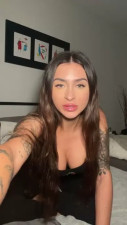 FairyySexxyy Flaunts Curves And Sucks A Dildo