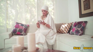 Kourtney Love Receives A Facial After Sex