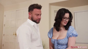 Masseuse Ellie Nova Gets Fucked By Her Client