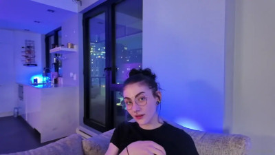 Everlyy666 Strokes And Gags On A Huge BBC