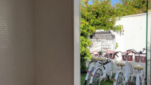 Isla Summer Gets Horny In A Public Sauna