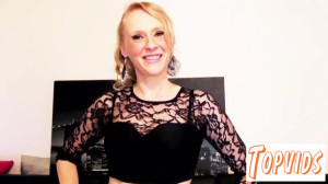 Angie - Angie, 40, throws herself into total lust!