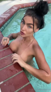 Emjayplays Masturbates By The Pool