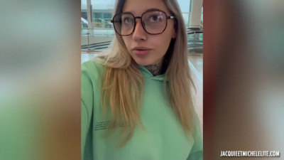 HaileyQueen_X Takes Anal On A Kitchen Table