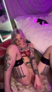 FawksLily Pumps Her Wet Pussy With A Dildo