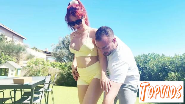 Norah - Norah gives in to temptation   