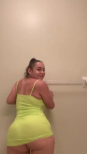 Alluring CarmelaClutchfree Twerks Her Jiggly Ass