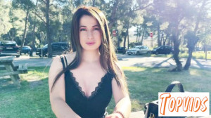 Paola - Paola, 25, dreamed of being surrounded by two guys!