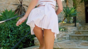 Ainsleedivine Gets Horny With The Delivery Boy