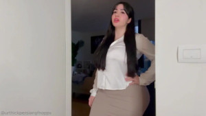 Ameliasocurvy Spreads And Fondles Her Clit