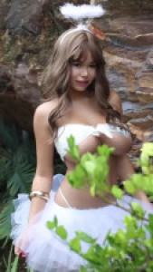 Bella Bazooka Fills Her Pussy With A Dildo