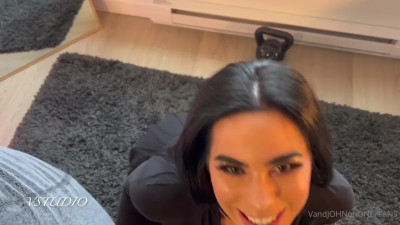 Veronika Vengeance Gives A Deepthroat On Her Knees