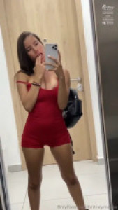 Britney Mazo Goes Solo In The Elevator