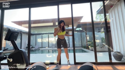 Fitness Sport Girl Was Roughly Fucked In The Gym By A Beginner