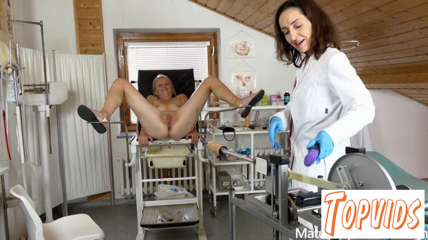 Sexy Foxy & Di Devi - Blonde horny MILF examined and made to cum by filthy doctor Di Devi